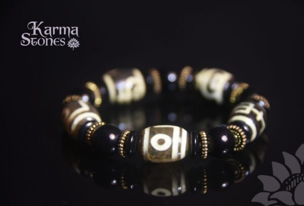 DB-25-003-01-scaled-1.jpg Gray Dzi Beads